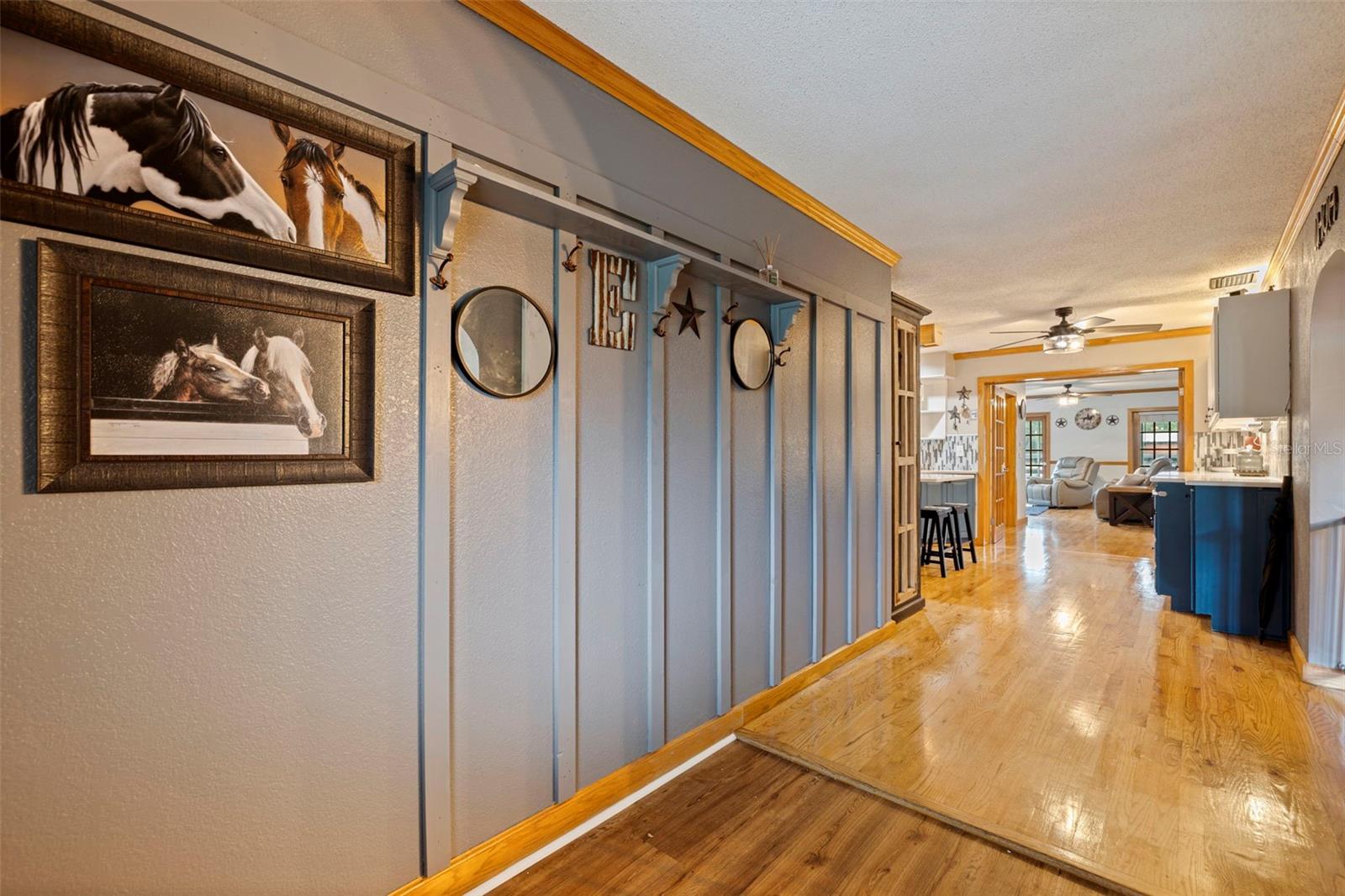 Listing photo id 12 for 8701 64th Street