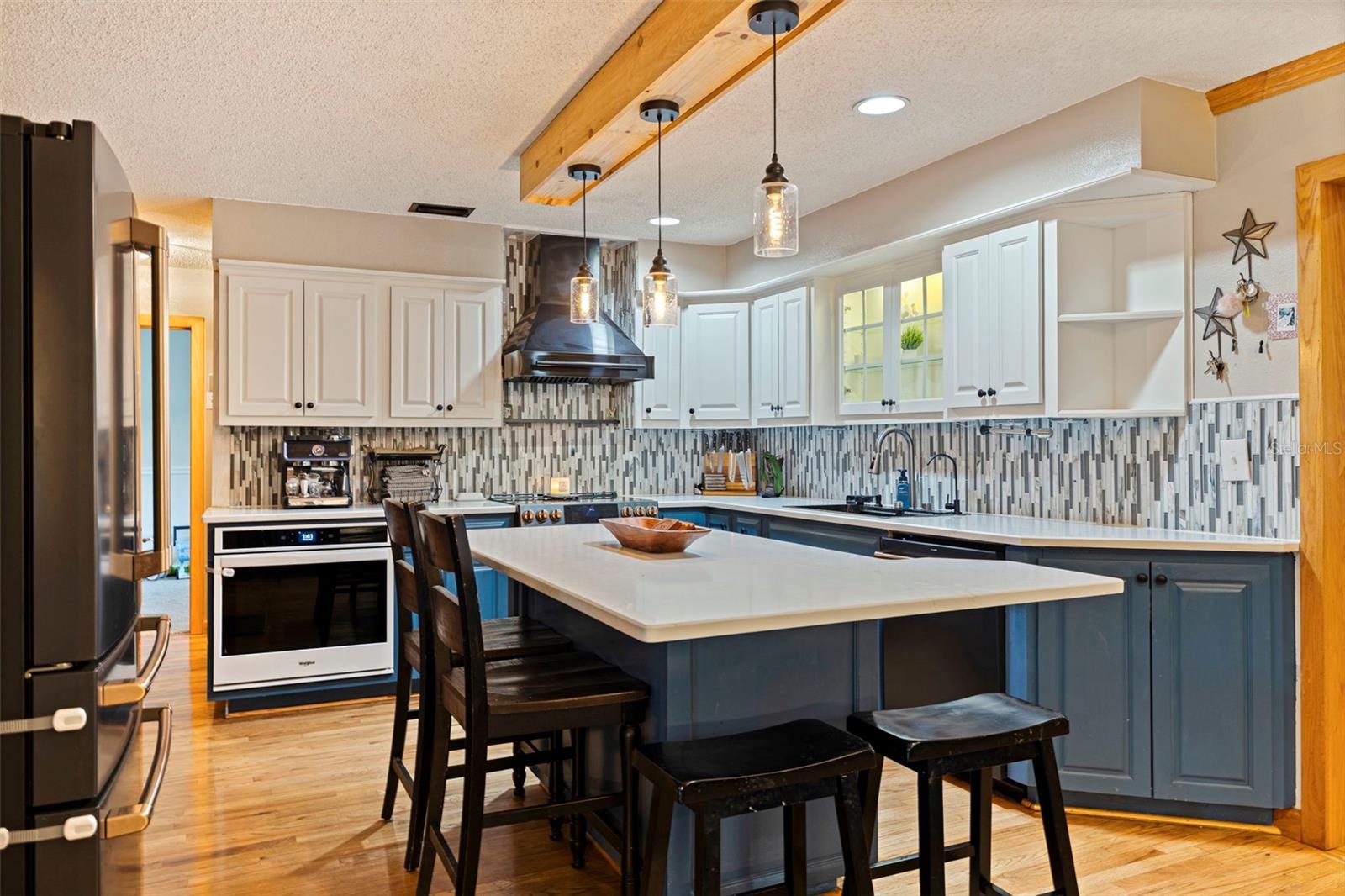 Listing photo id 17 for 8701 64th Street