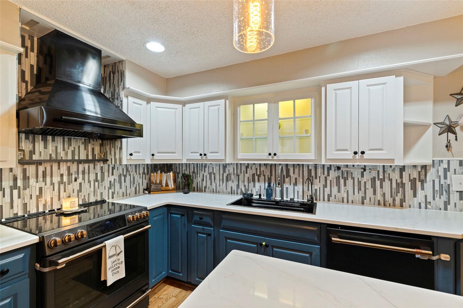 Listing photo id 21 for 8701 64th Street