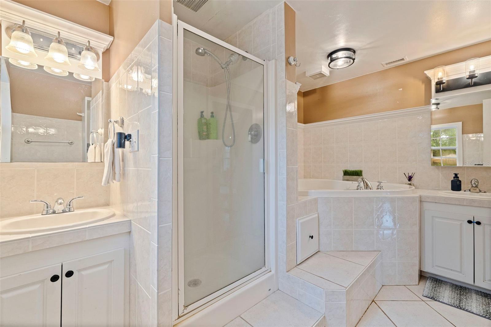Listing photo id 31 for 8701 64th Street