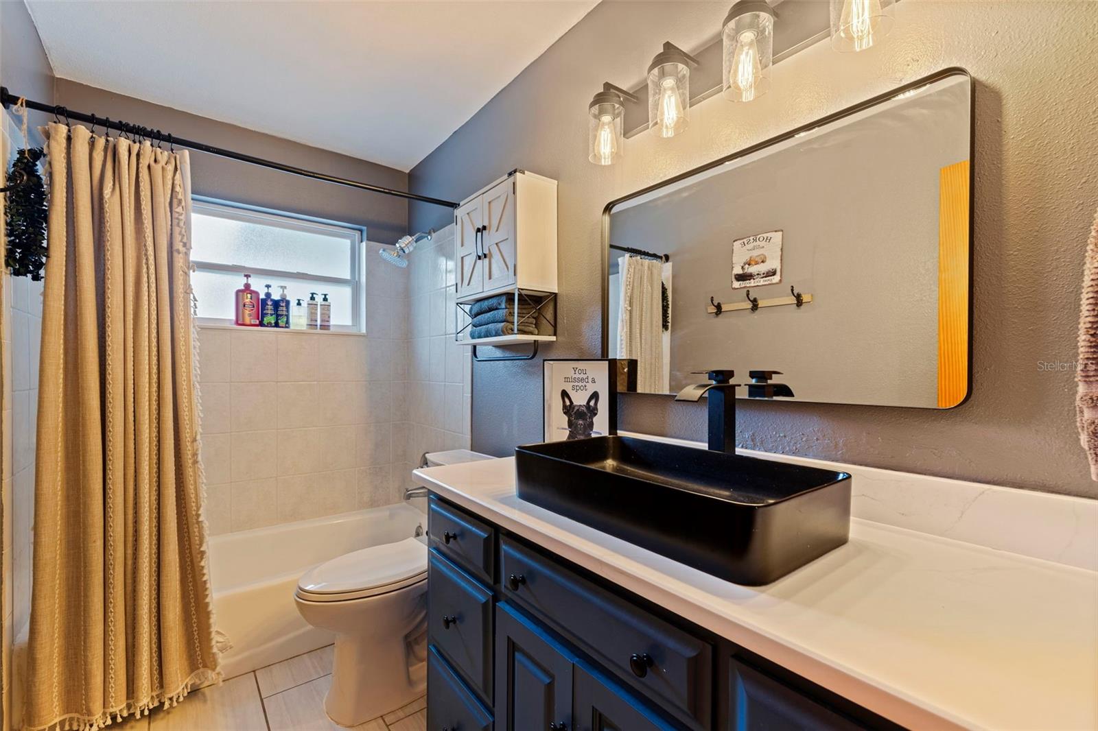 Listing photo id 36 for 8701 64th Street