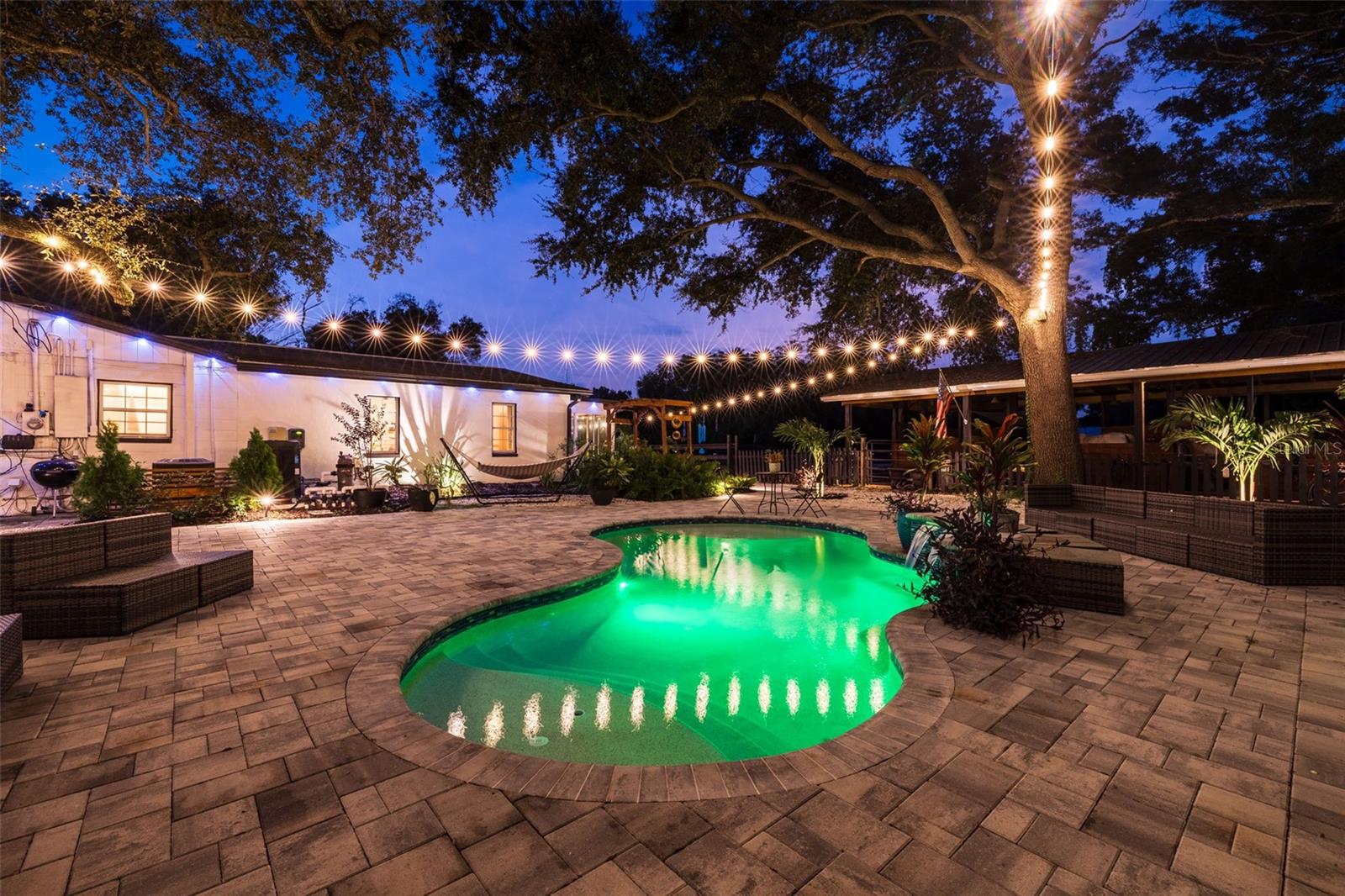 Listing photo id 39 for 8701 64th Street