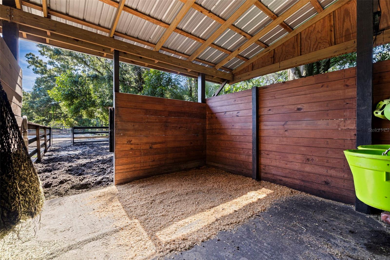 Listing photo id 61 for 8701 64th Street