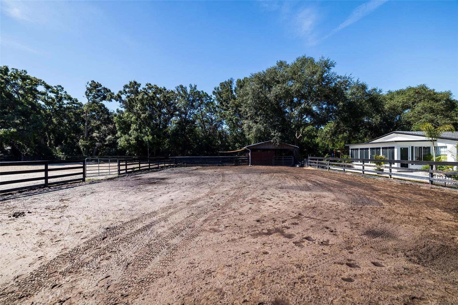 Listing photo id 69 for 8701 64th Street
