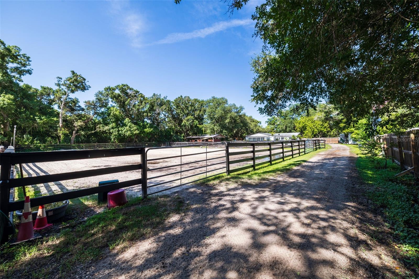 Listing photo id 73 for 8701 64th Street