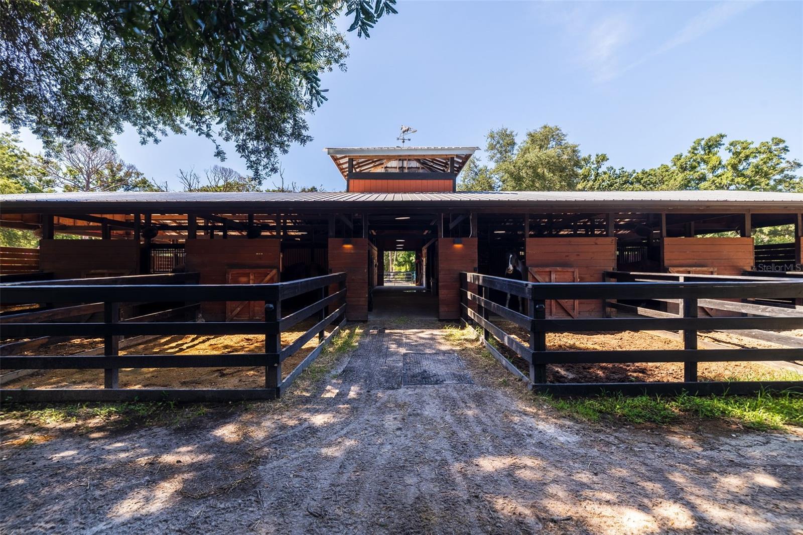 Listing photo id 79 for 8701 64th Street