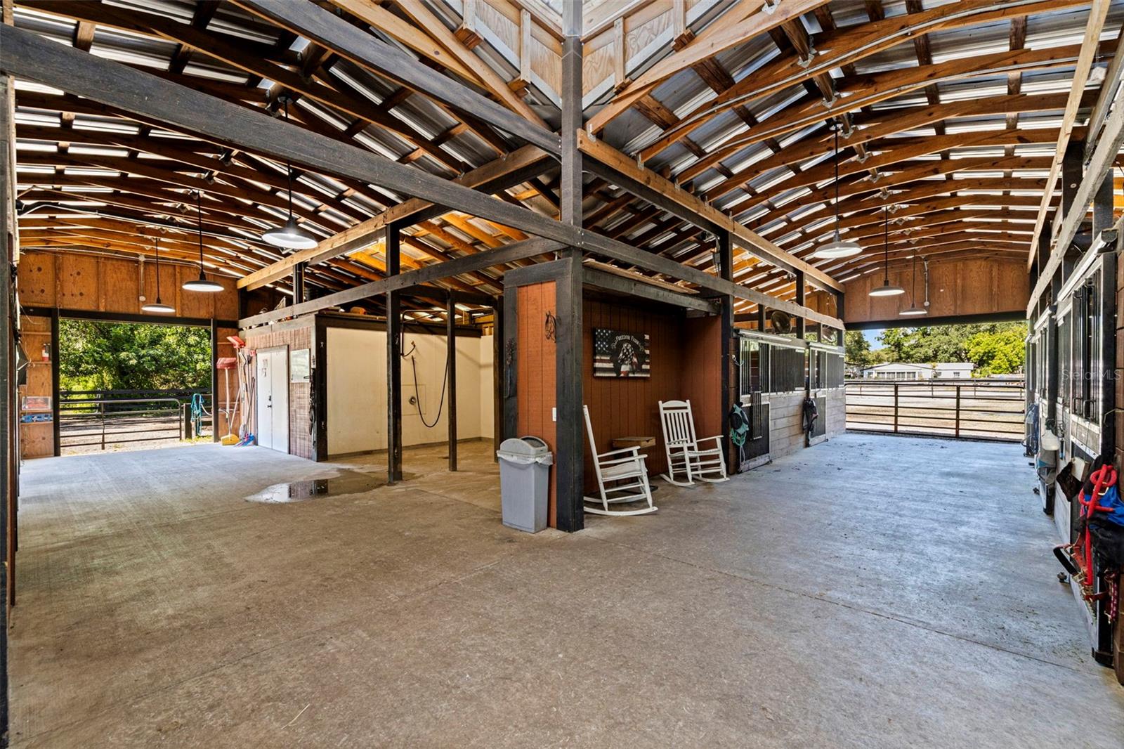 Listing photo id 83 for 8701 64th Street