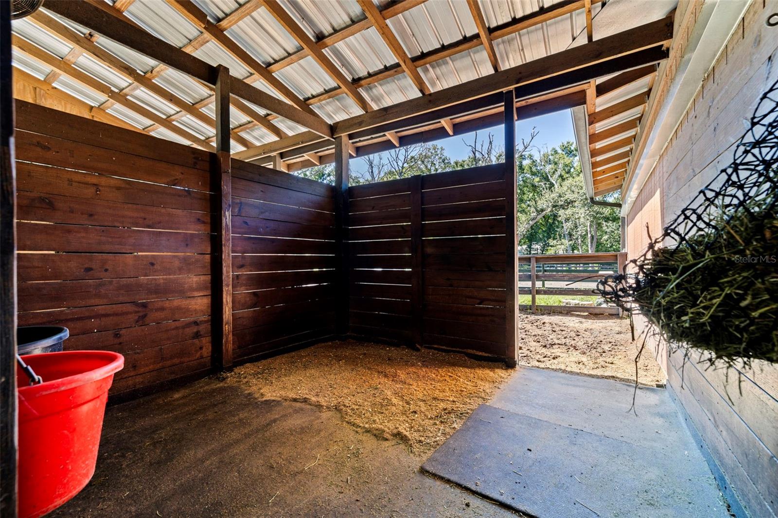 Listing photo id 86 for 8701 64th Street