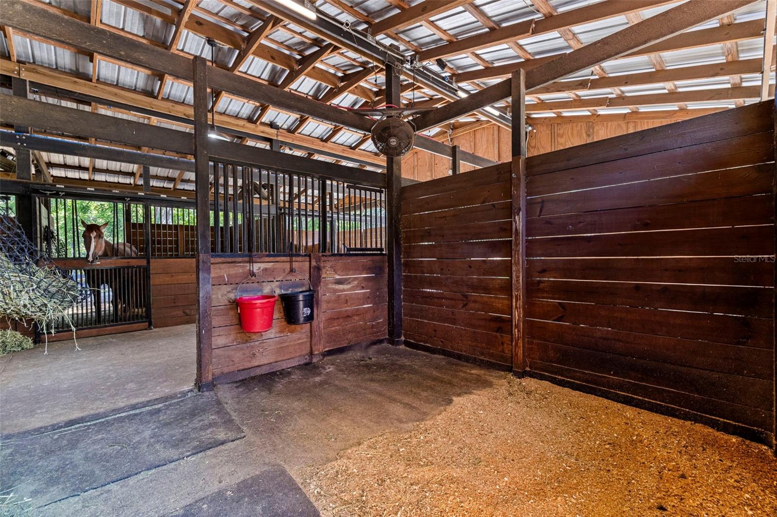 Listing photo id 88 for 8701 64th Street