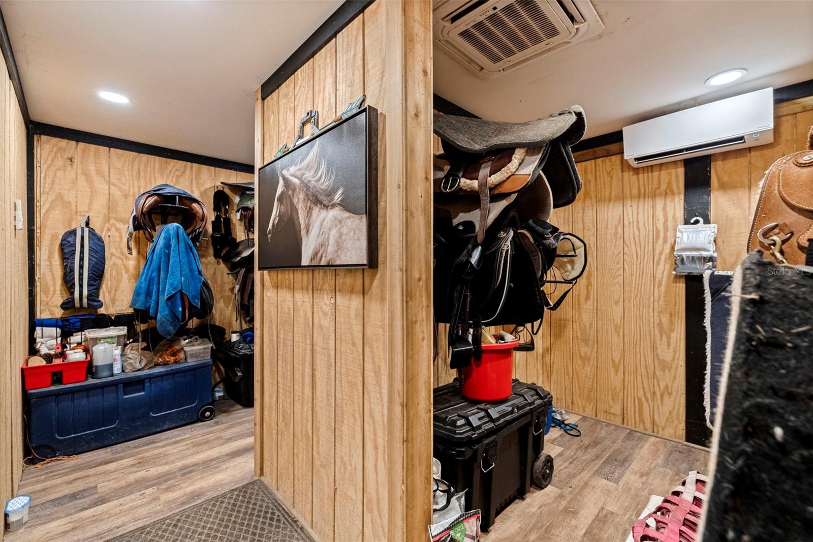 Listing photo id 94 for 8701 64th Street