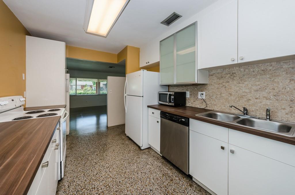 Image 3 of 21 For 5401 5th Avenue