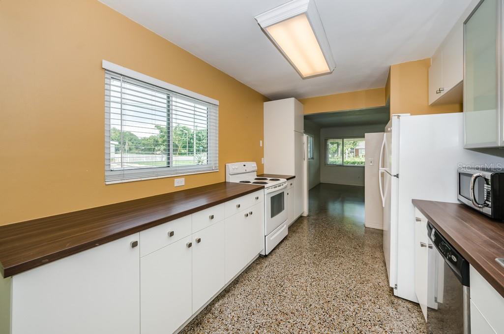 Image 5 of 21 For 5401 5th Avenue