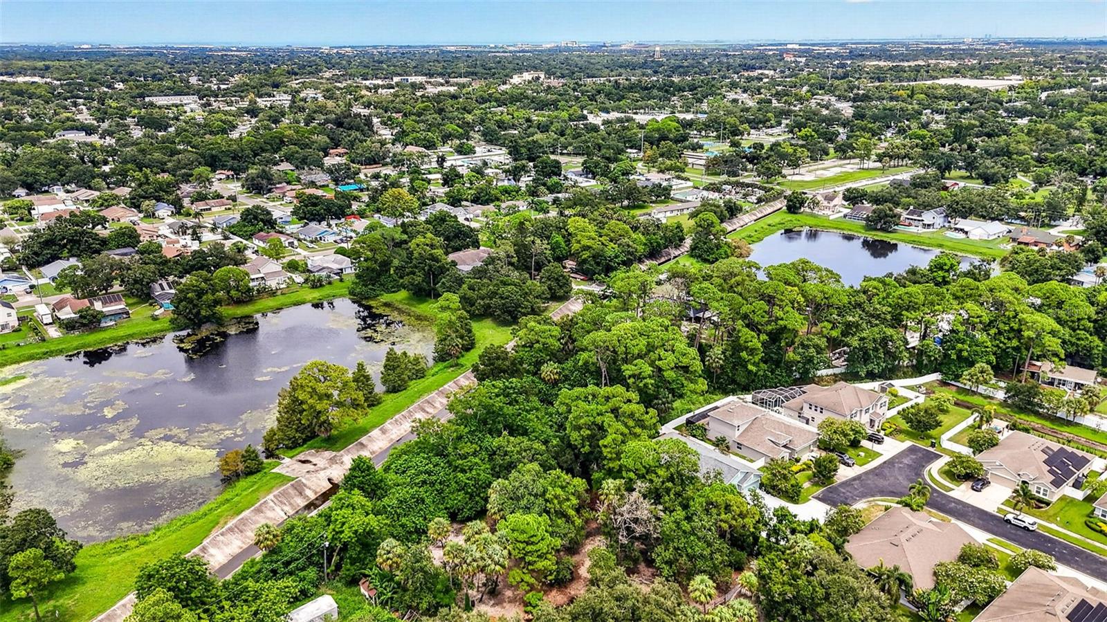 Listing photo id 16 for 6320 66th Avenue