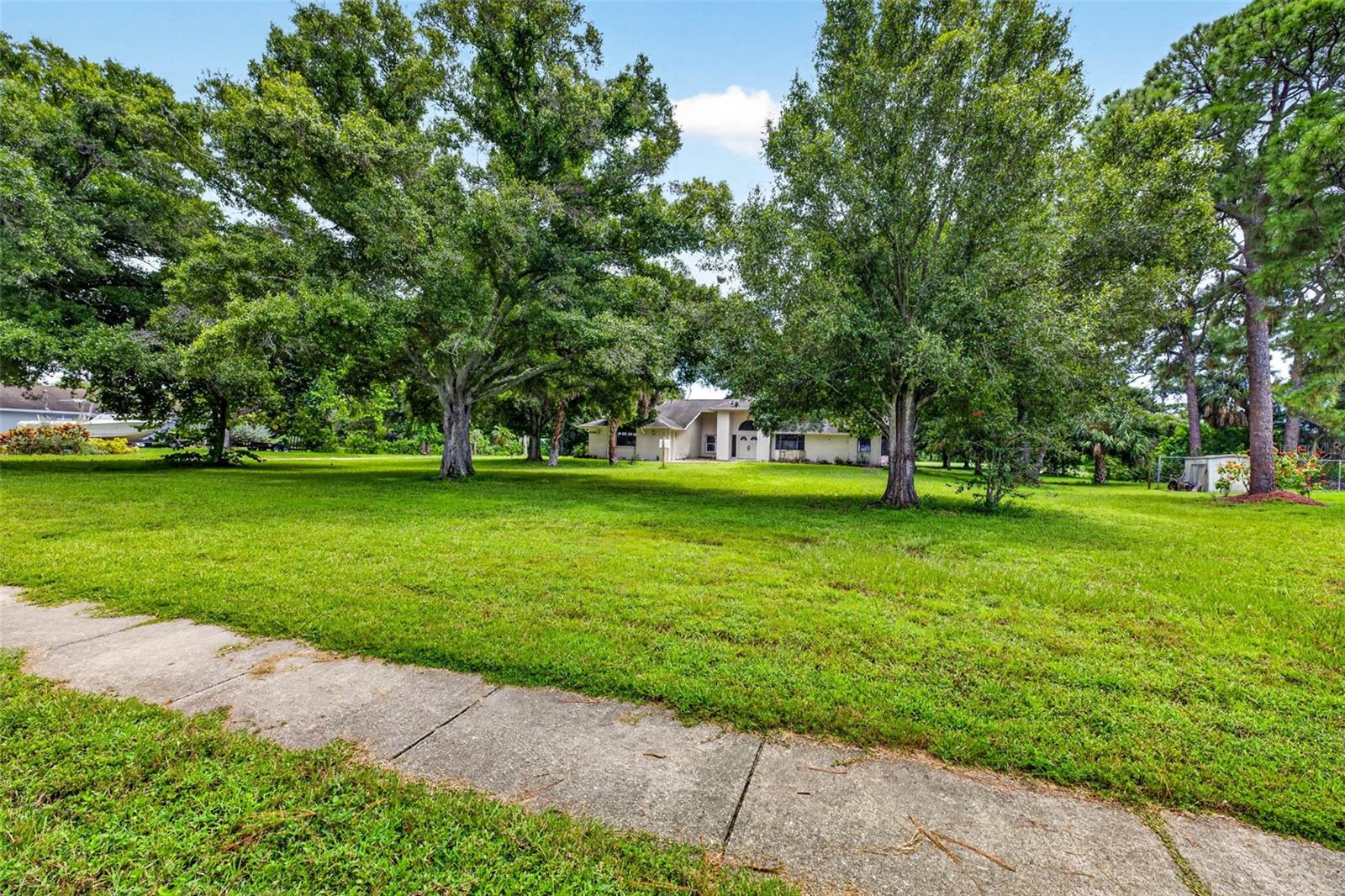Listing photo id 0 for 6320 66th Avenue