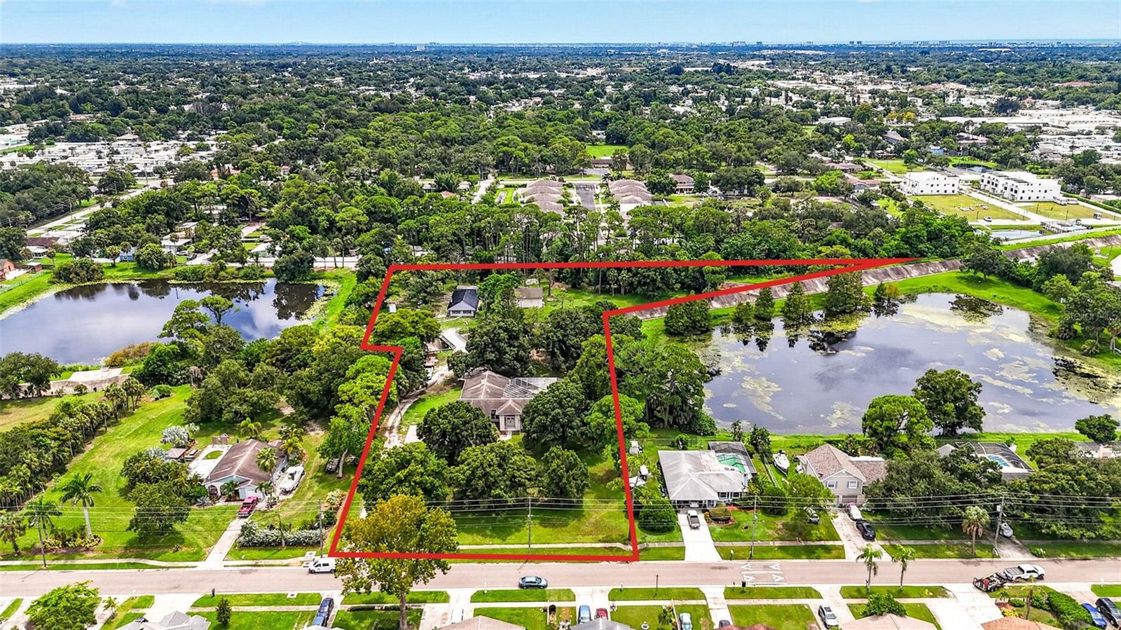 Listing photo id 20 for 6320 66th Avenue