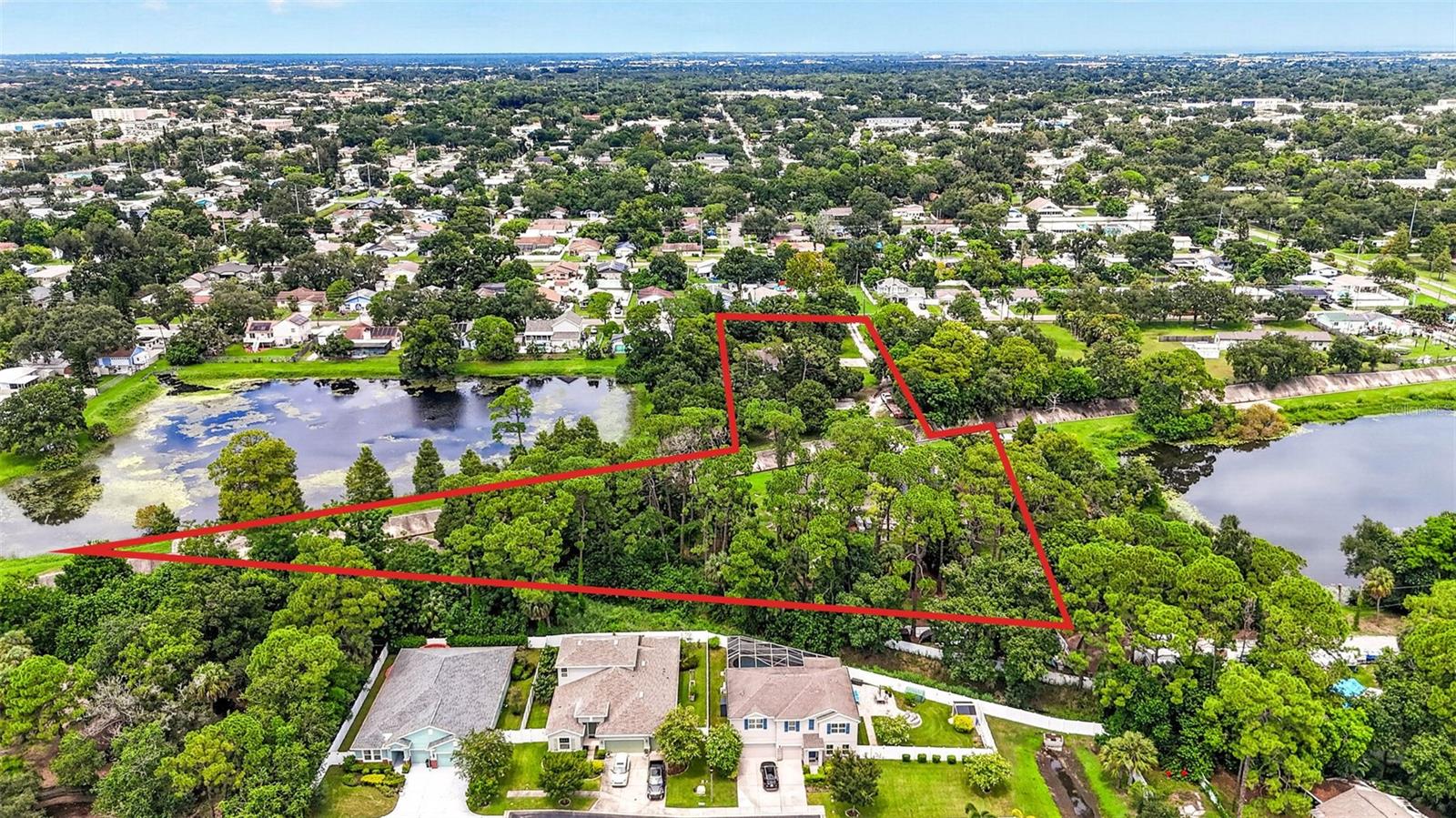 Listing photo id 24 for 6320 66th Avenue
