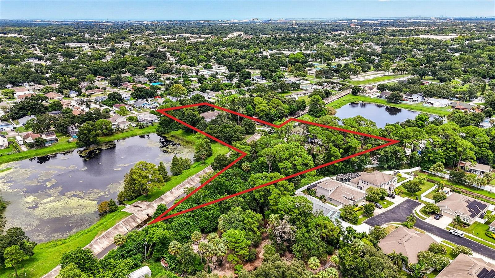 Listing photo id 25 for 6320 66th Avenue