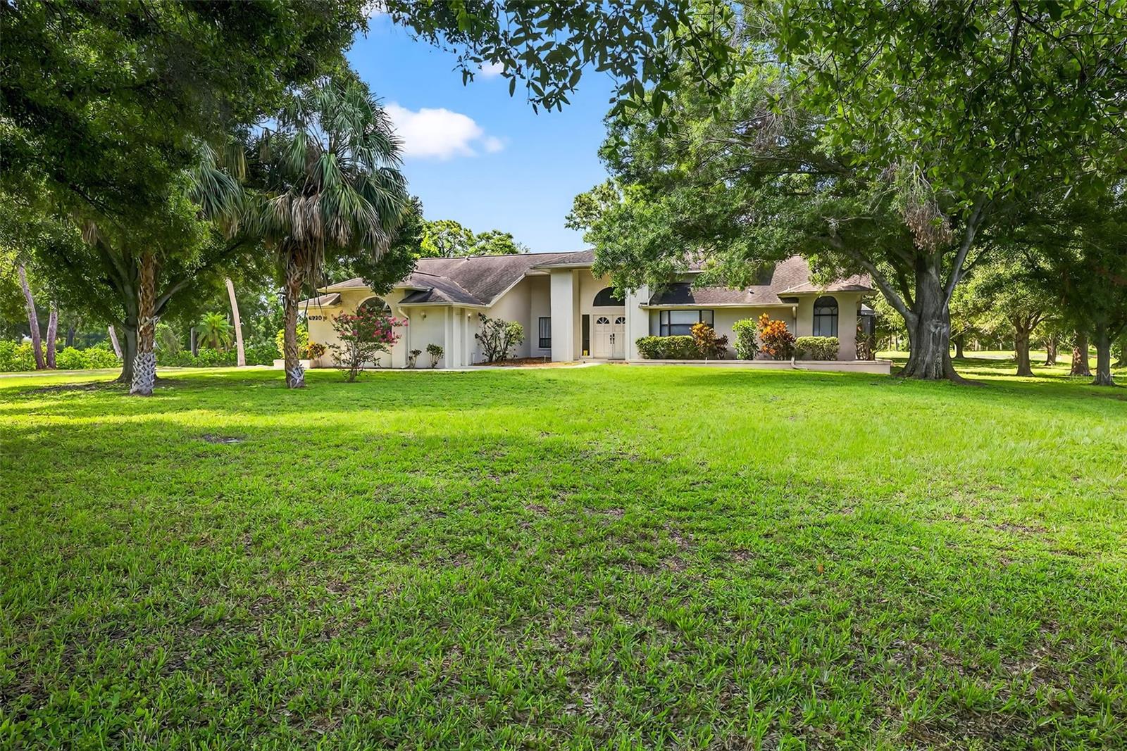 Listing photo id 28 for 6320 66th Avenue