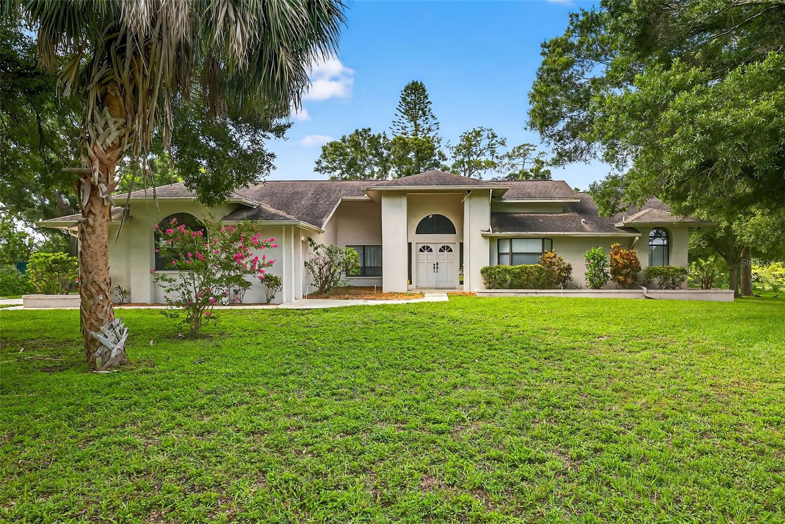 Listing photo id 30 for 6320 66th Avenue