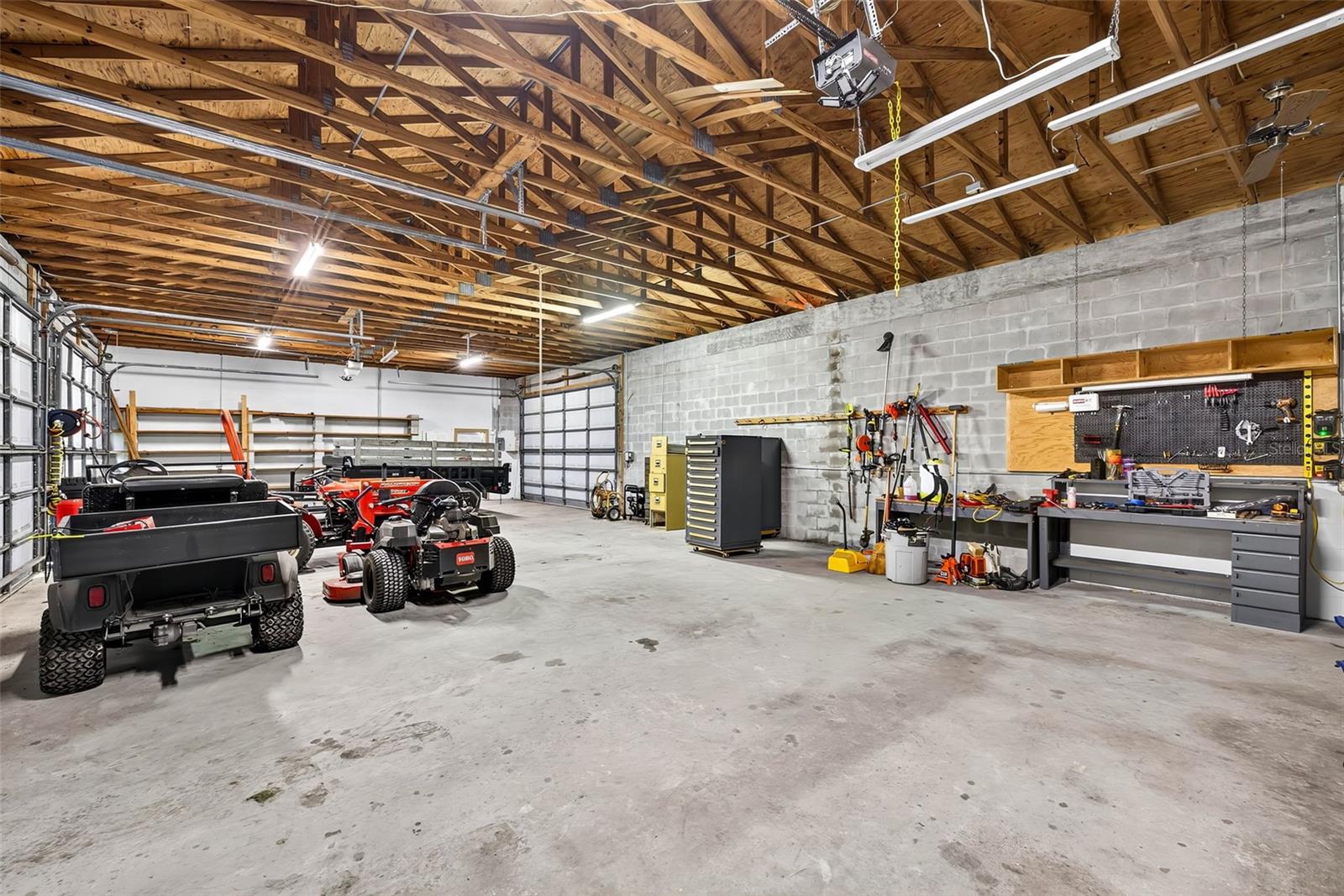 Listing photo id 37 for 6320 66th Avenue