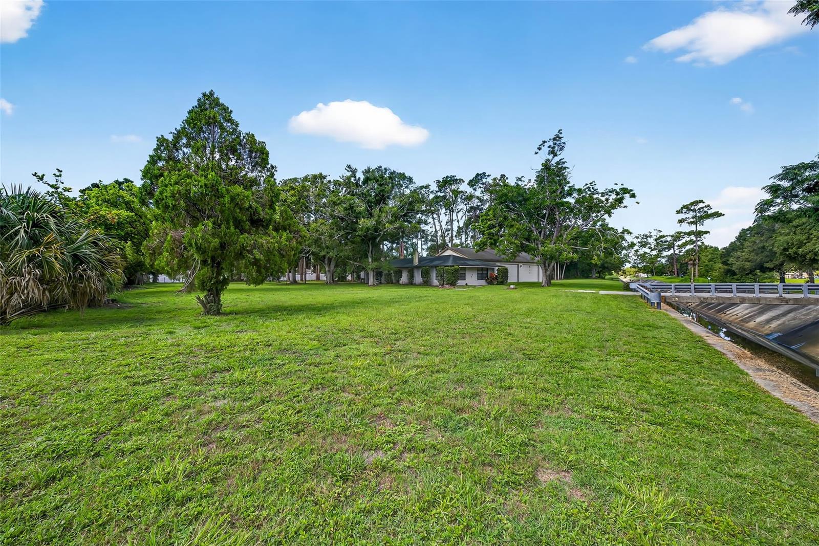 Listing photo id 44 for 6320 66th Avenue