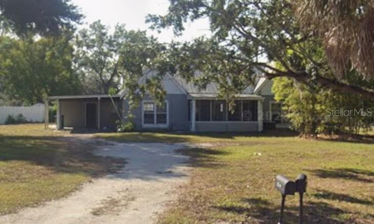 Listing Details for 816 W Country Club Drive, TAMPA, FL 33612