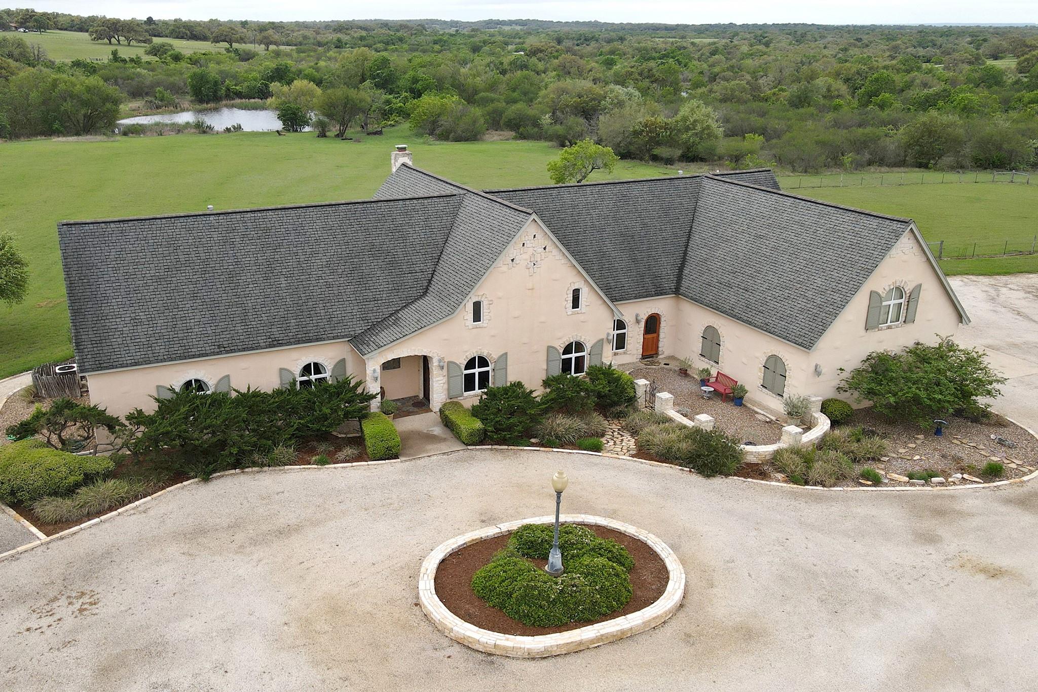 Details for 5904 Old Yoakum Rd, Cuero, TX 77954