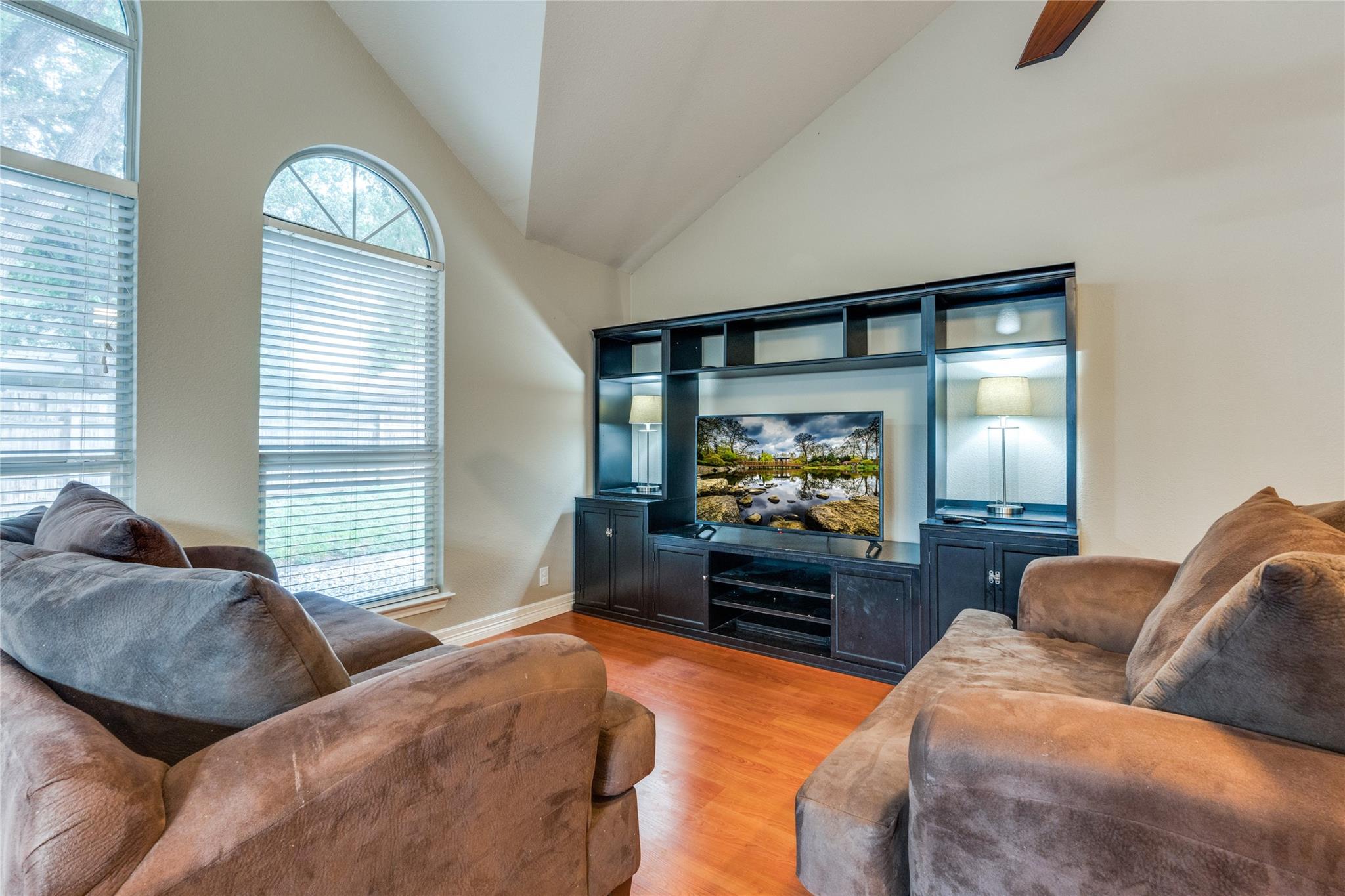 Image 12 of 37 For 1083 Running River