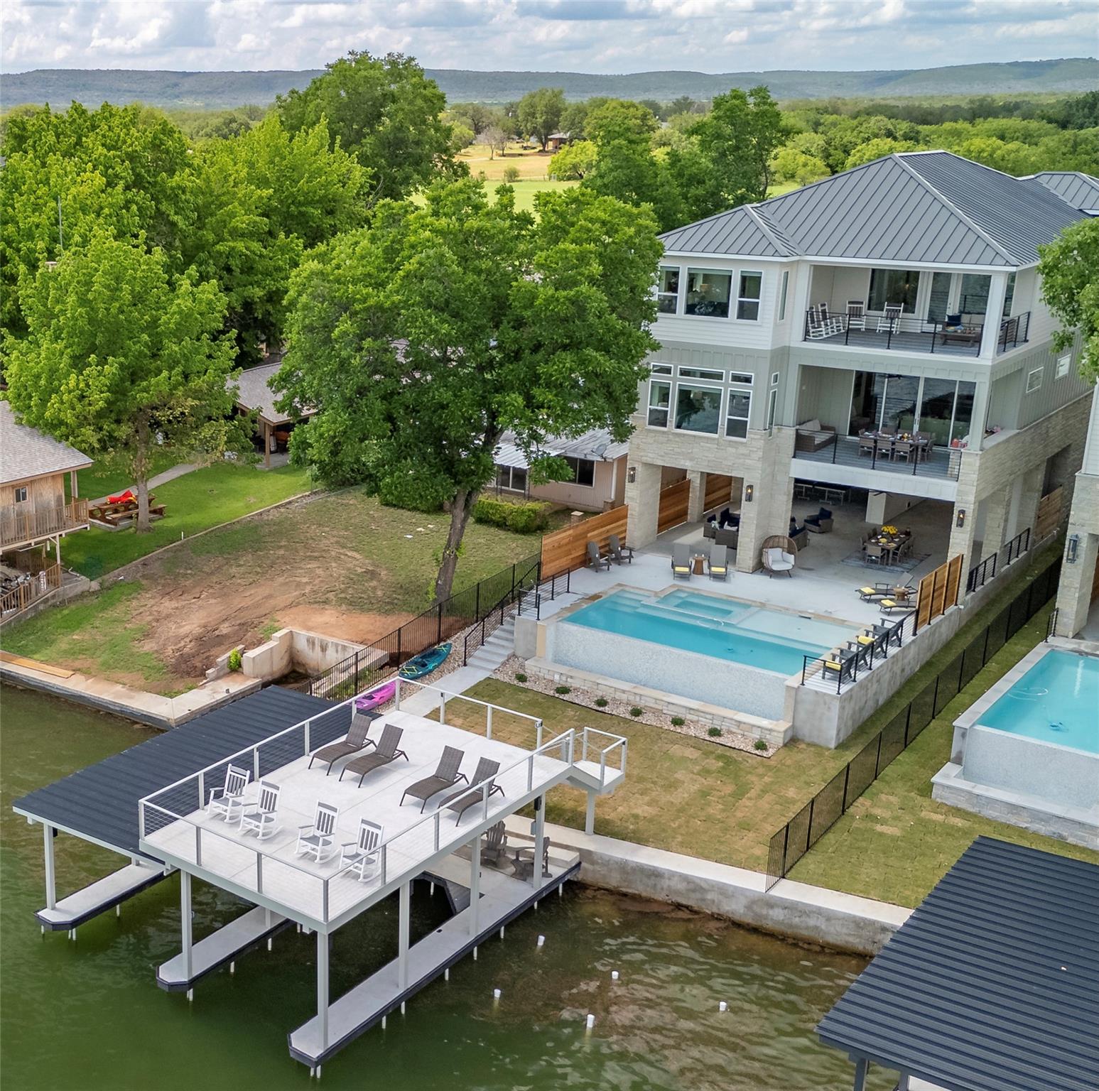 Image 3 of 40 For 563 Ellen Williams Loop