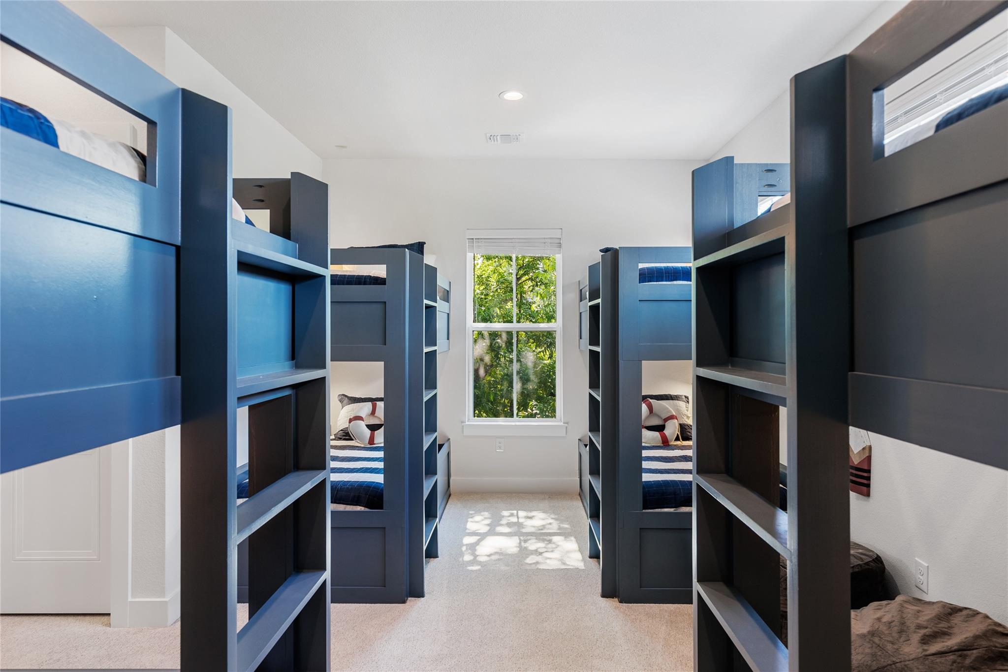 Image 35 of 40 For 563 Ellen Williams Loop