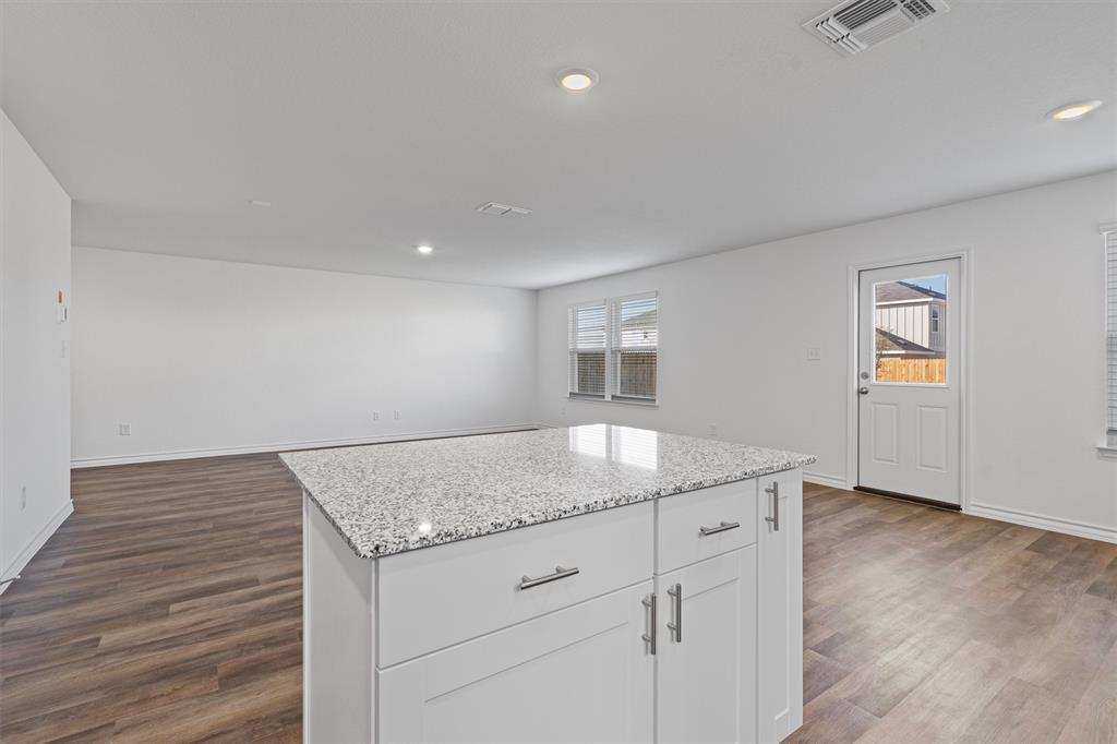 Image 12 of 36 For 812 Heartseed Ave