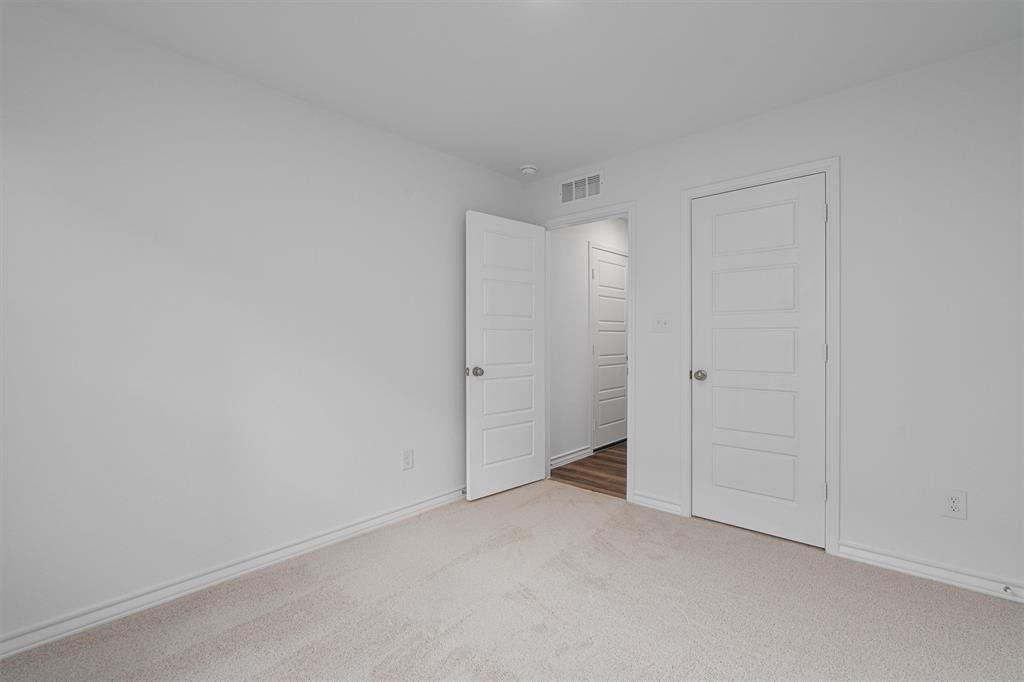 Image 14 of 36 For 812 Heartseed Ave