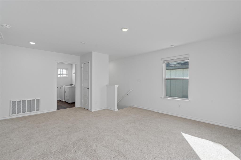 Image 16 of 36 For 812 Heartseed Ave