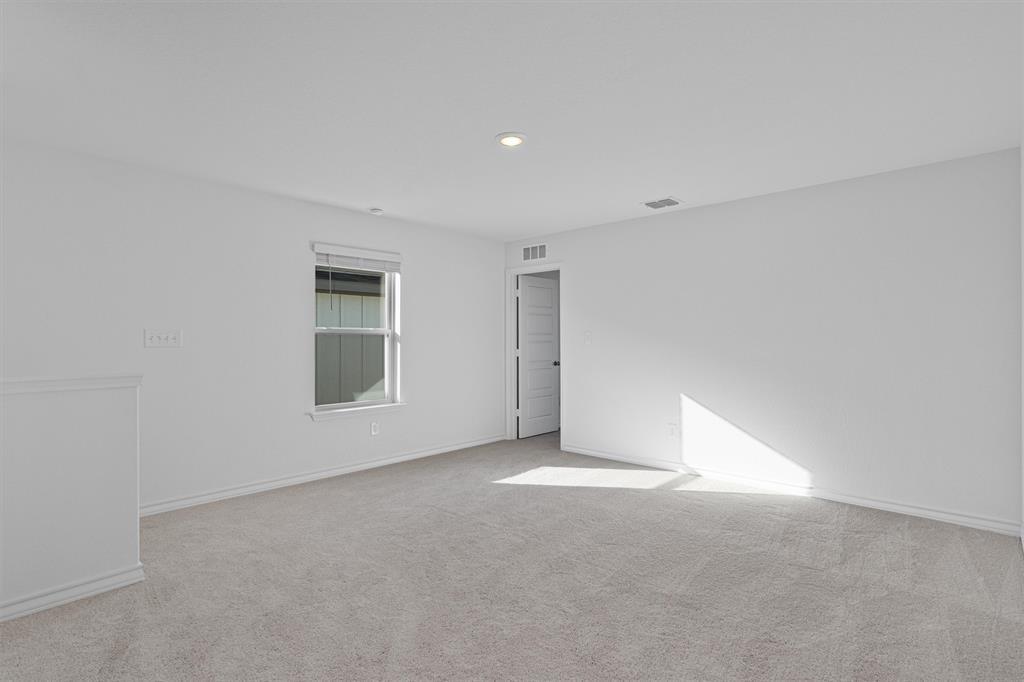 Image 18 of 36 For 812 Heartseed Ave