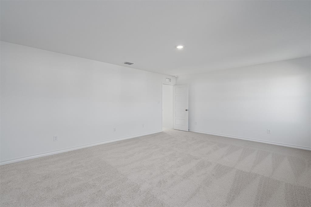 Image 20 of 36 For 812 Heartseed Ave