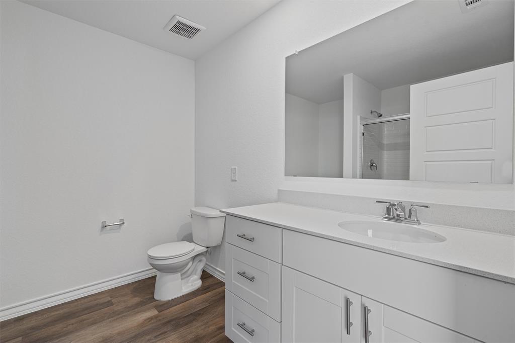 Image 21 of 36 For 812 Heartseed Ave