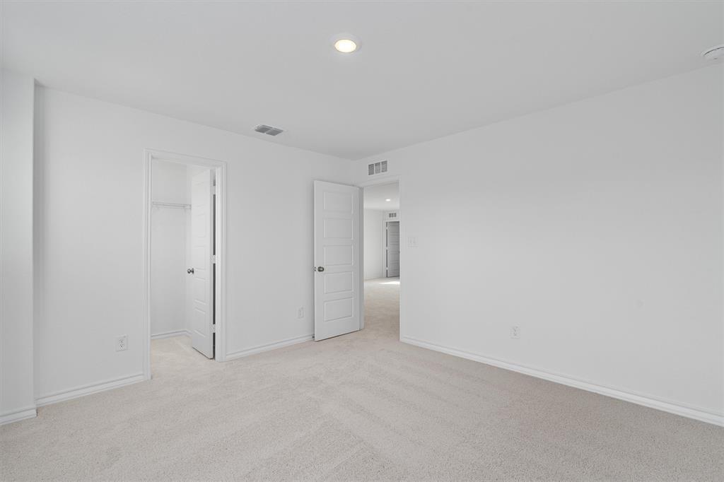 Image 27 of 36 For 812 Heartseed Ave