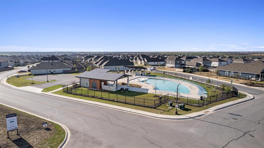 Image 34 of 36 For 812 Heartseed Ave