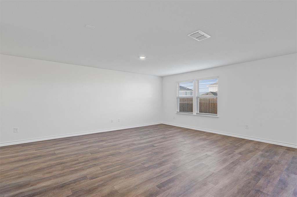 Image 6 of 36 For 812 Heartseed Ave