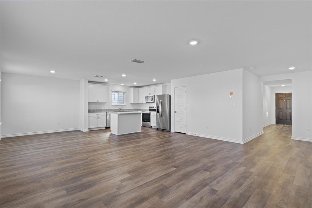 Image 7 of 36 For 812 Heartseed Ave