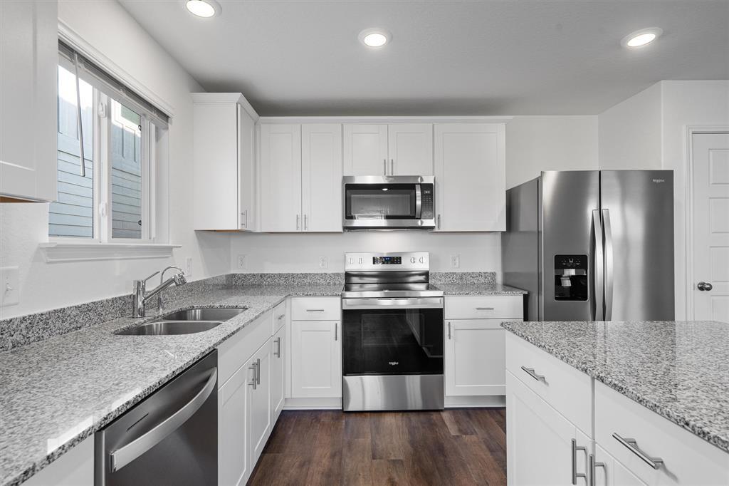 Image 9 of 36 For 812 Heartseed Ave