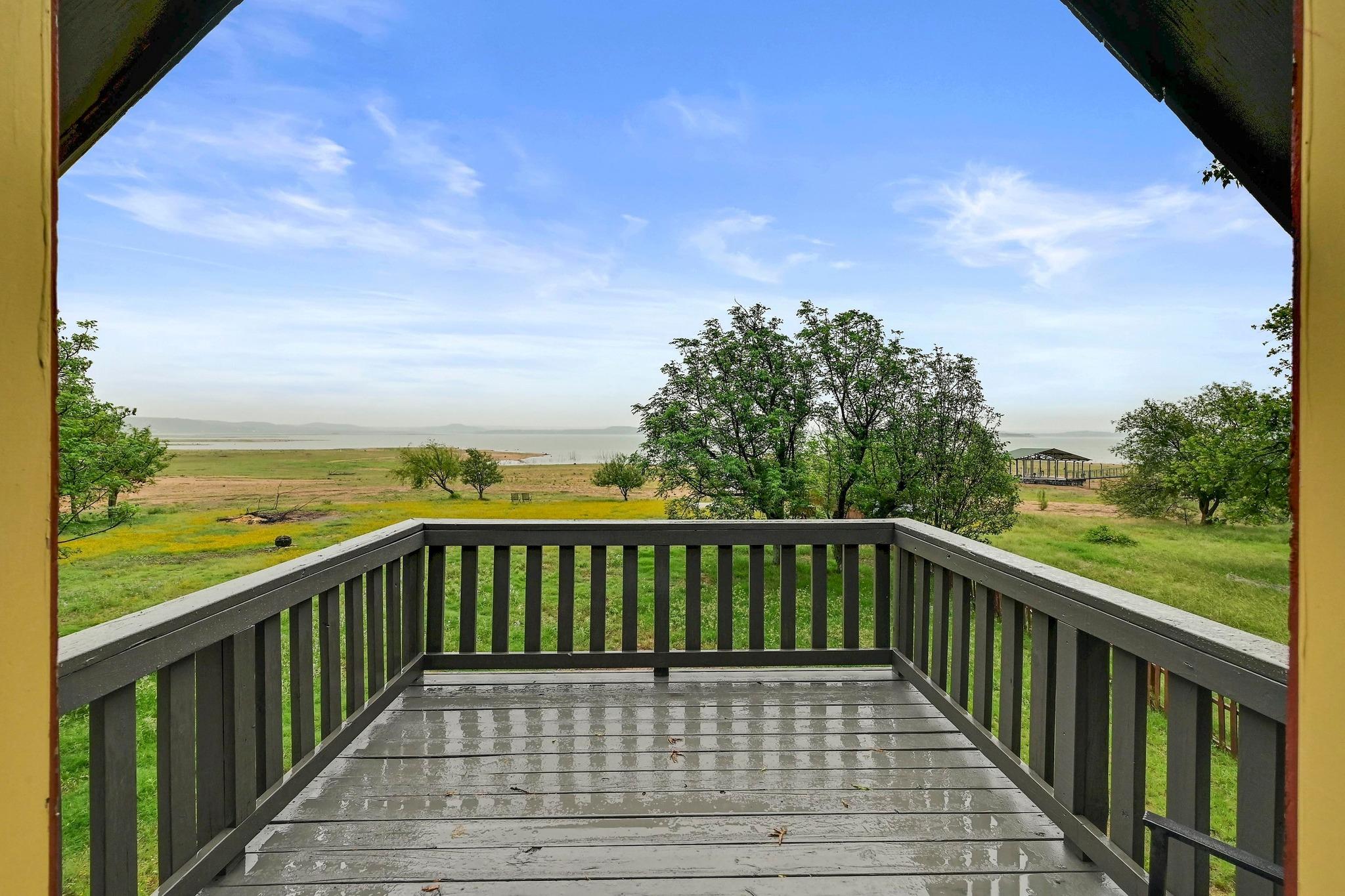 Image 21 of 40 For 734 Island Dr