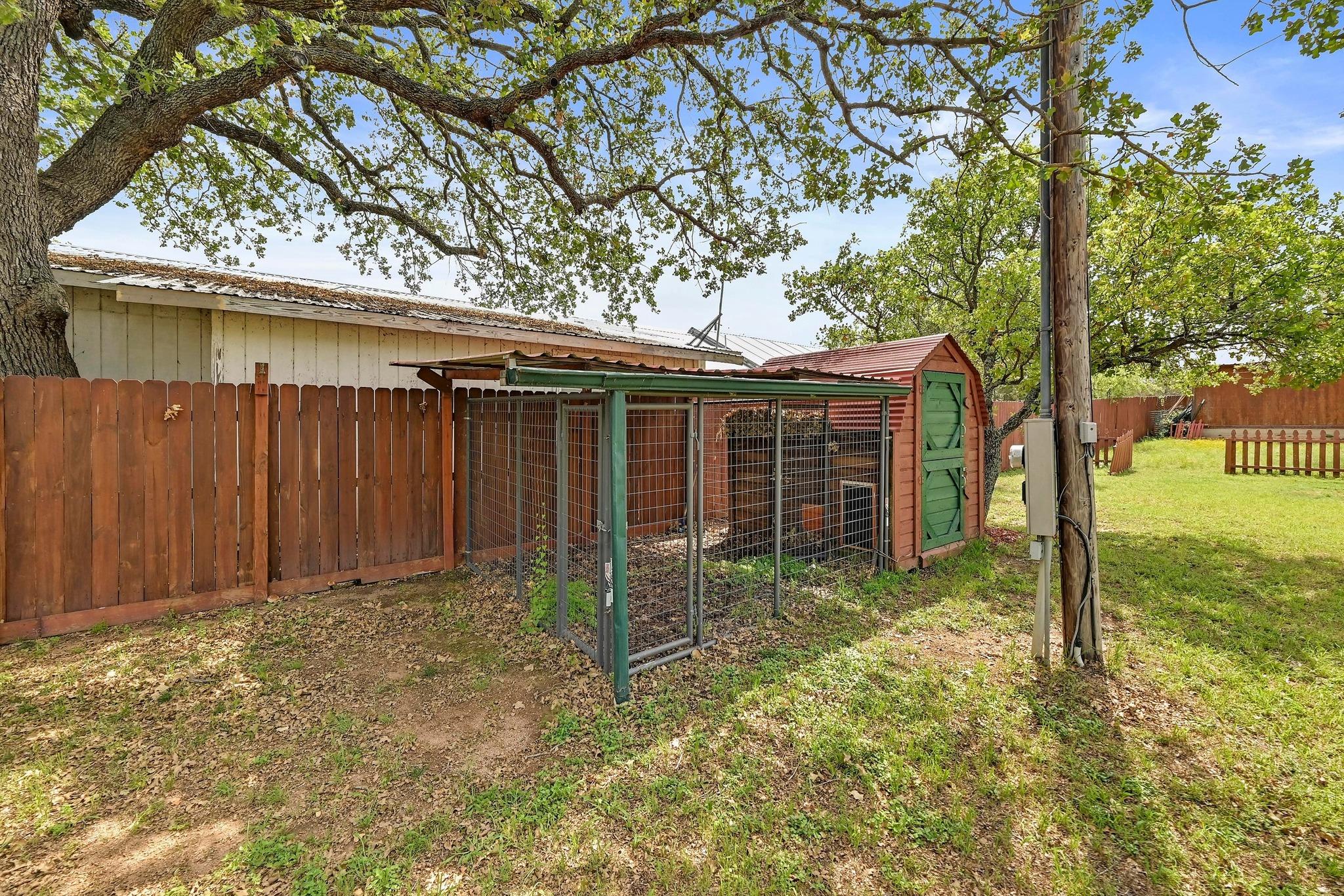 Image 25 of 40 For 734 Island Dr