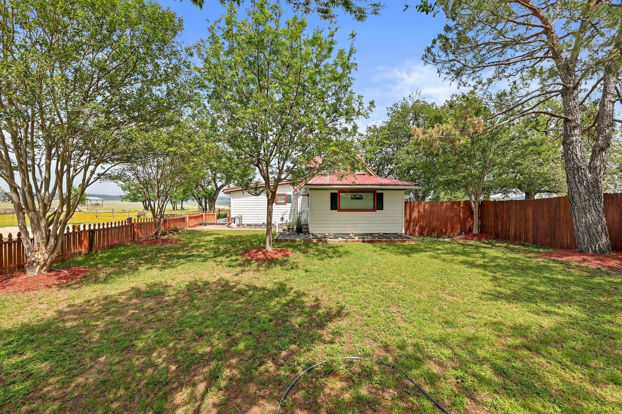 Image 30 of 40 For 734 Island Dr