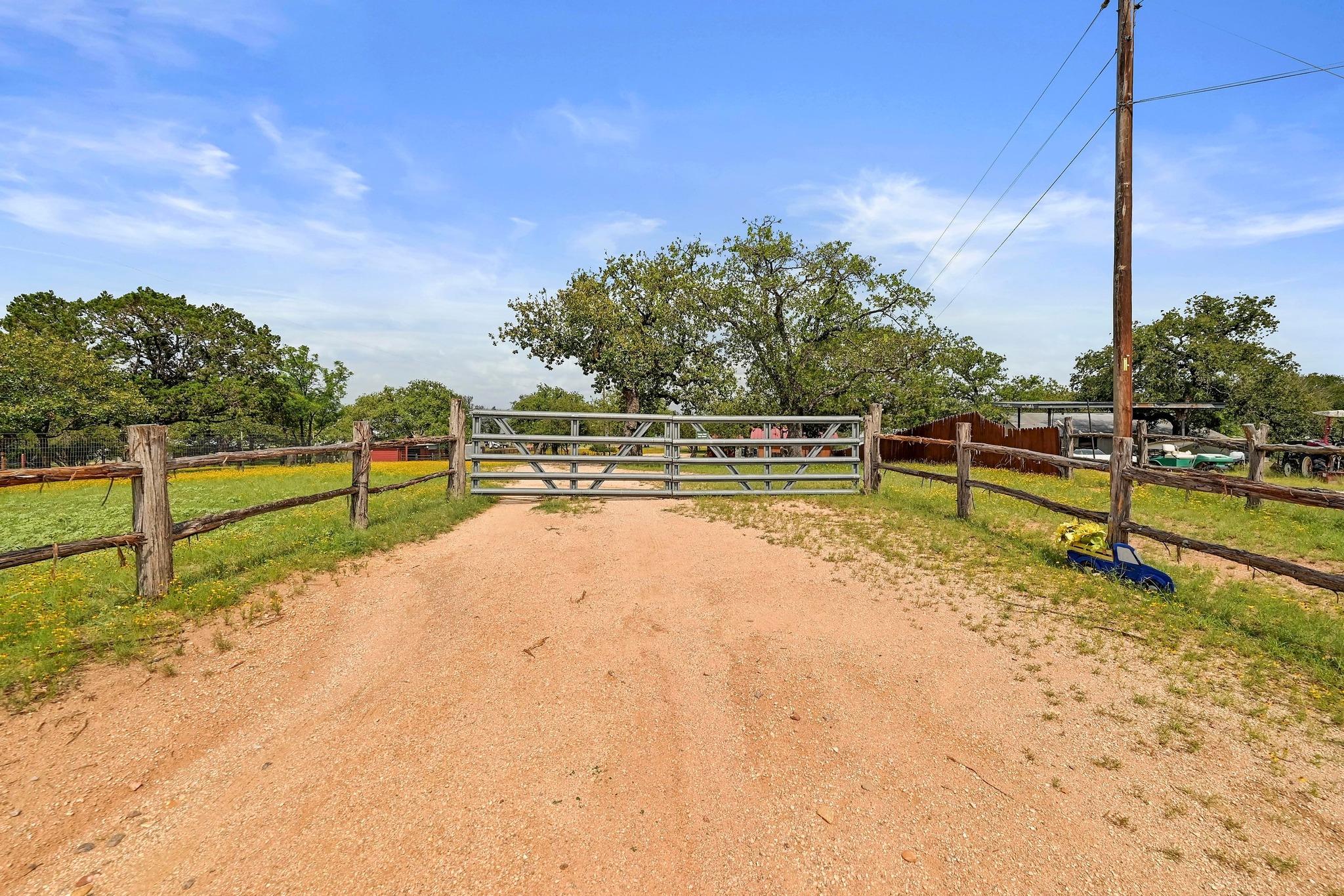 Image 39 of 40 For 734 Island Dr