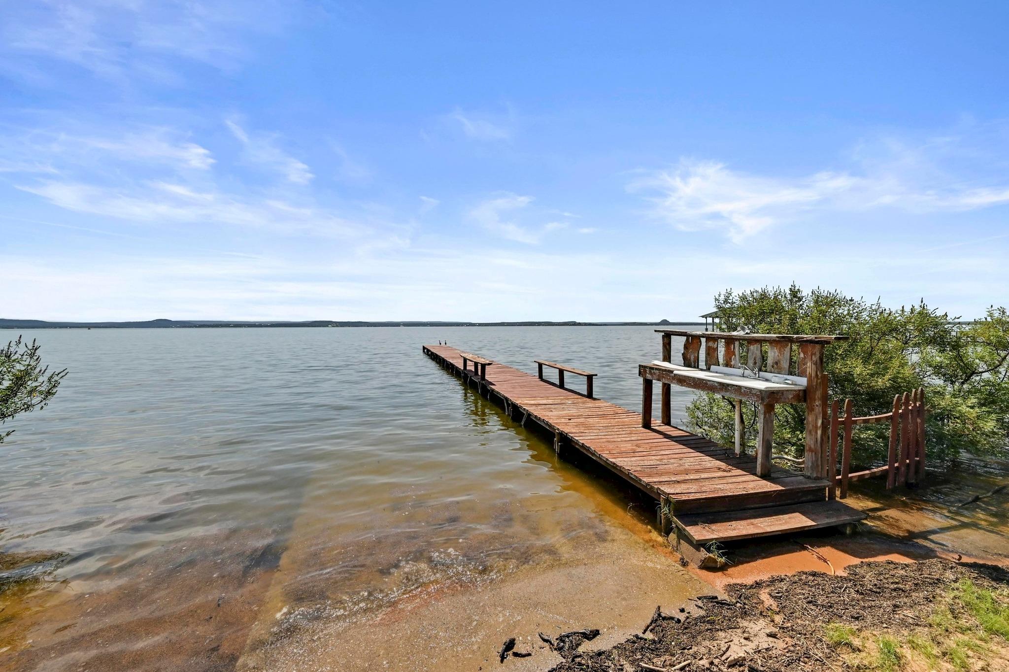 Image 6 of 40 For 734 Island Dr