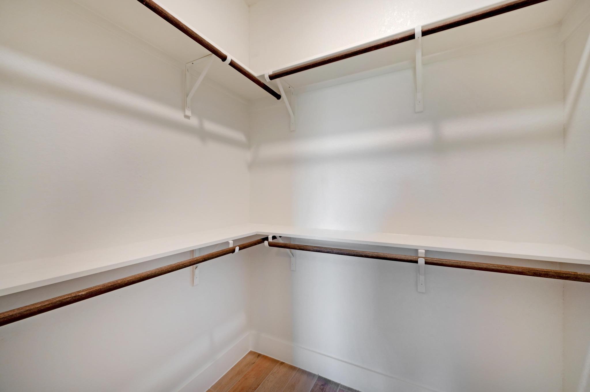 Image 33 of 40 For 105 Jacob Dearing St