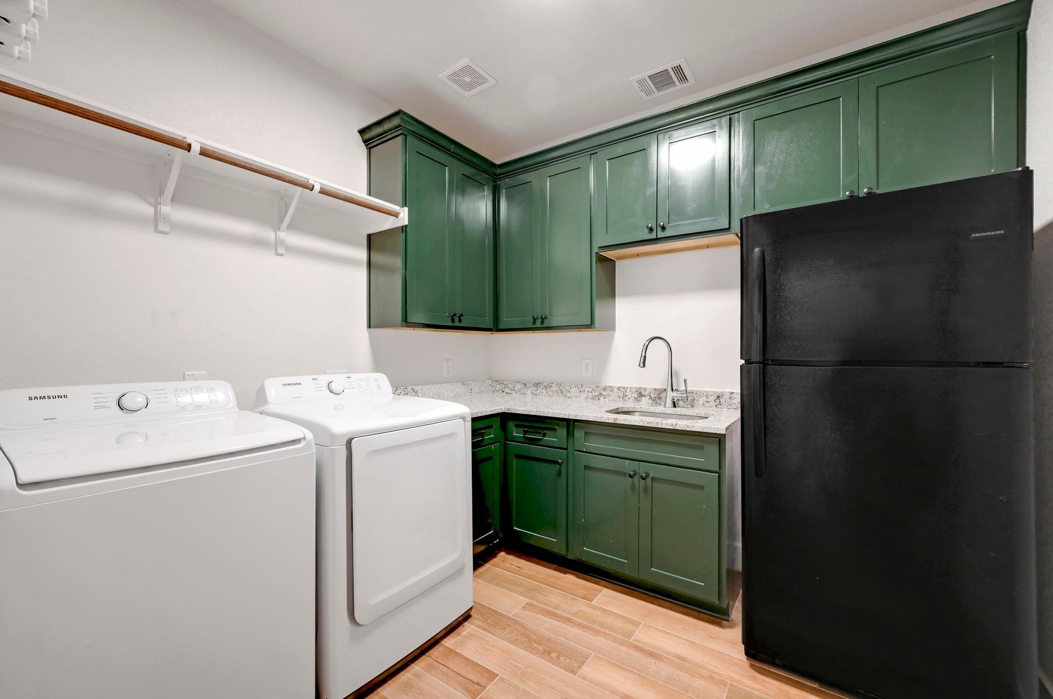 Image 34 of 40 For 105 Jacob Dearing St