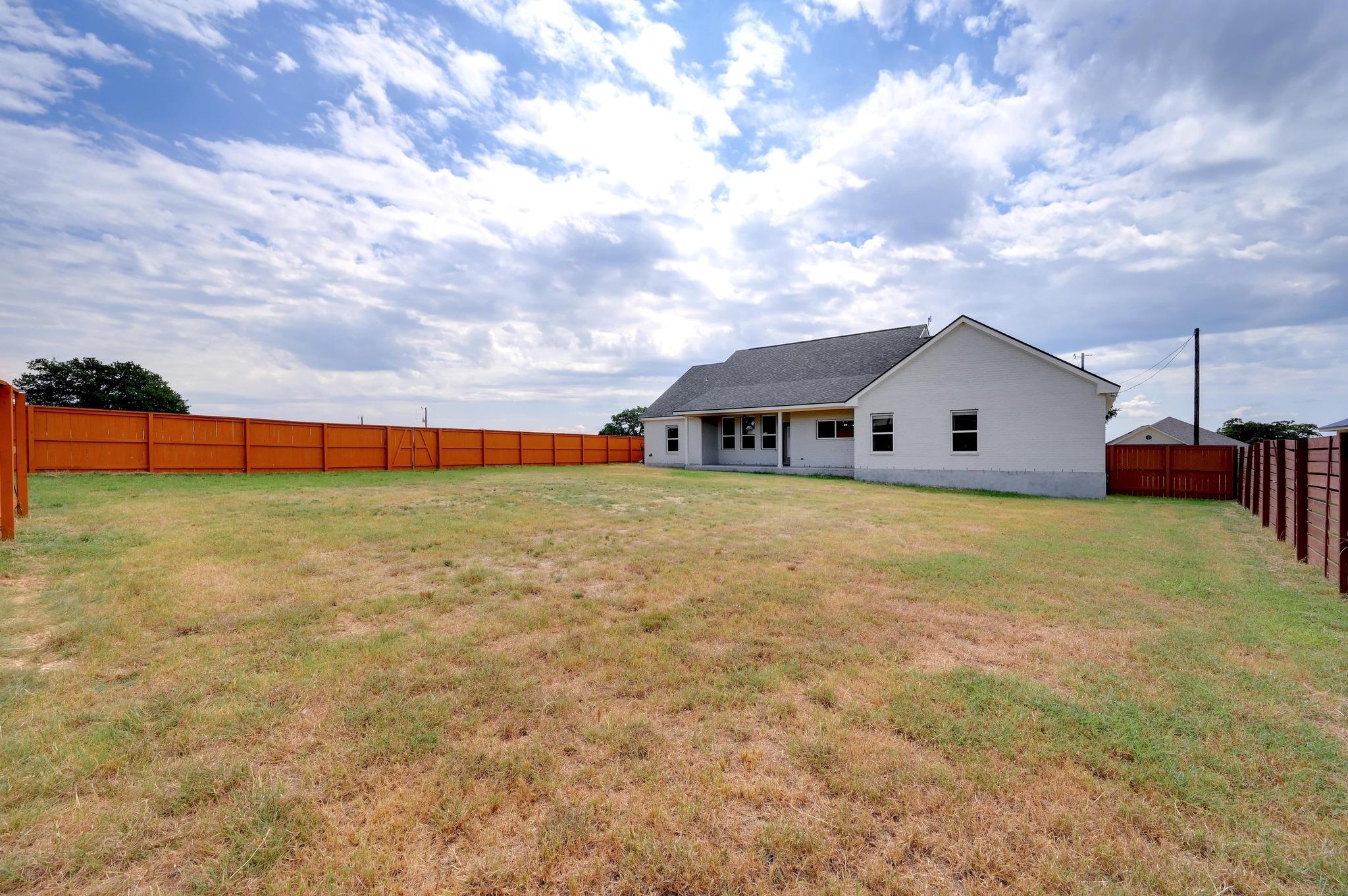 Image 36 of 40 For 105 Jacob Dearing St