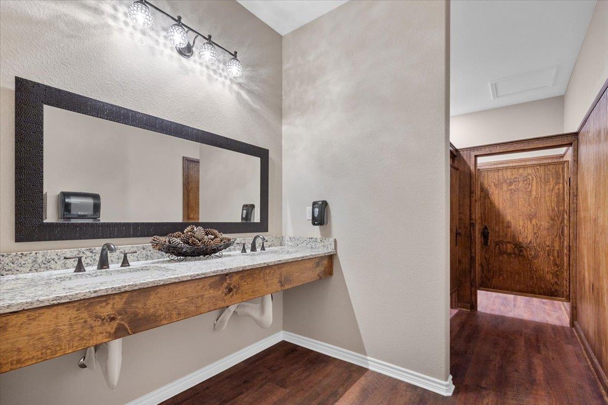 Image 32 of 40 For 178 Pine Tree Loop